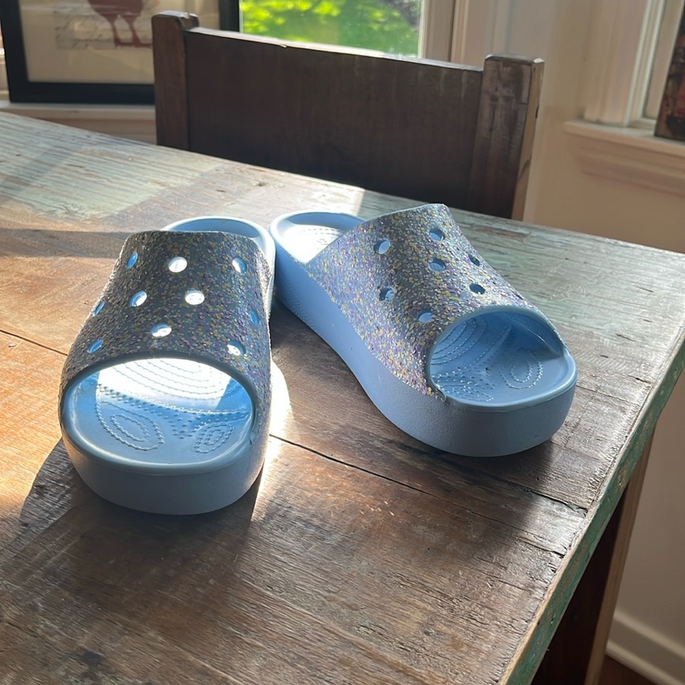 Crocs slide